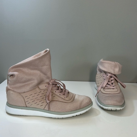 UGG Islay Quartz Pink Leather Sneakers Size 8.5 - Picture 1 of 16